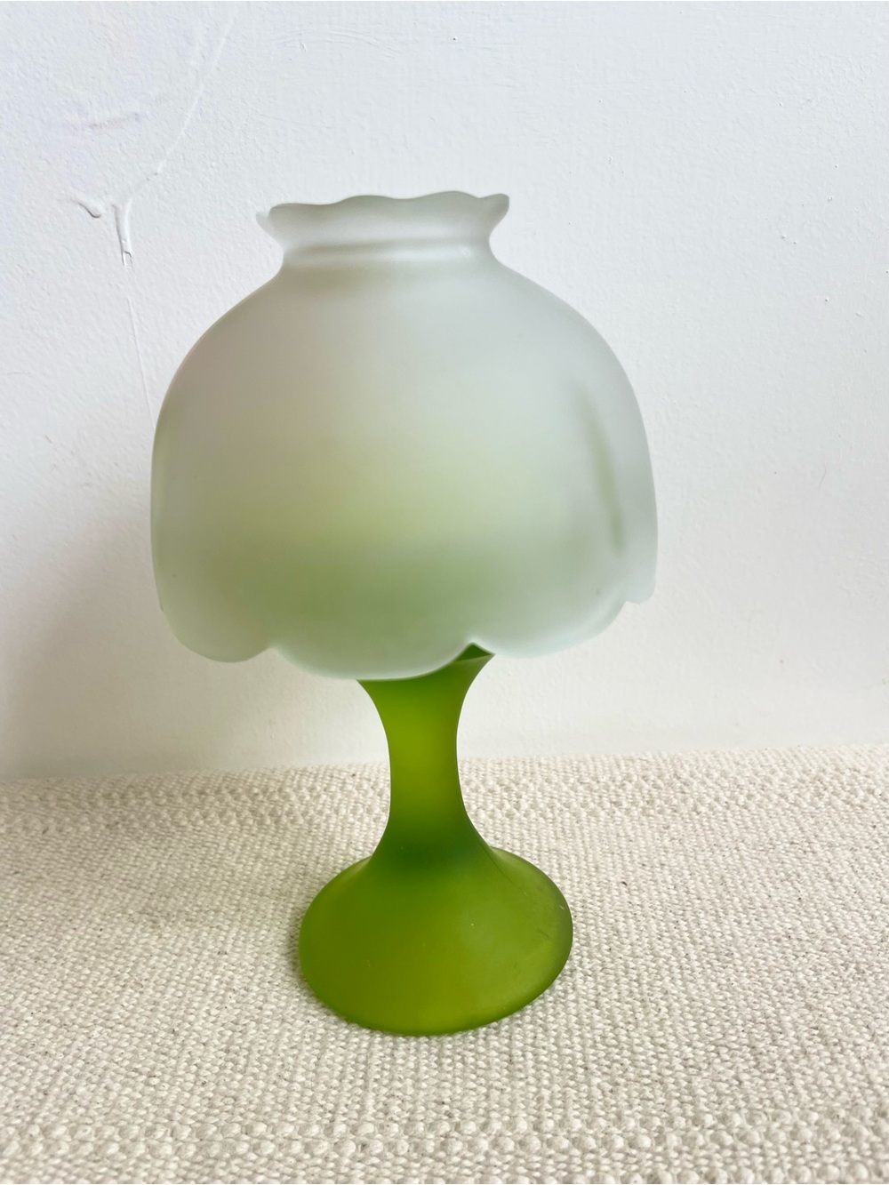 Westmoreland Fairy Lamp Frosted Green Stand Orange Rose - Picture 4 of 16